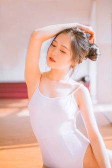 大胸美女